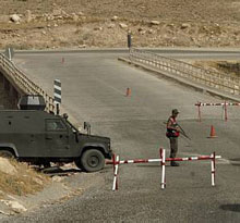 Militares turcos na fronteira com o Iraque. Foto da Reuters