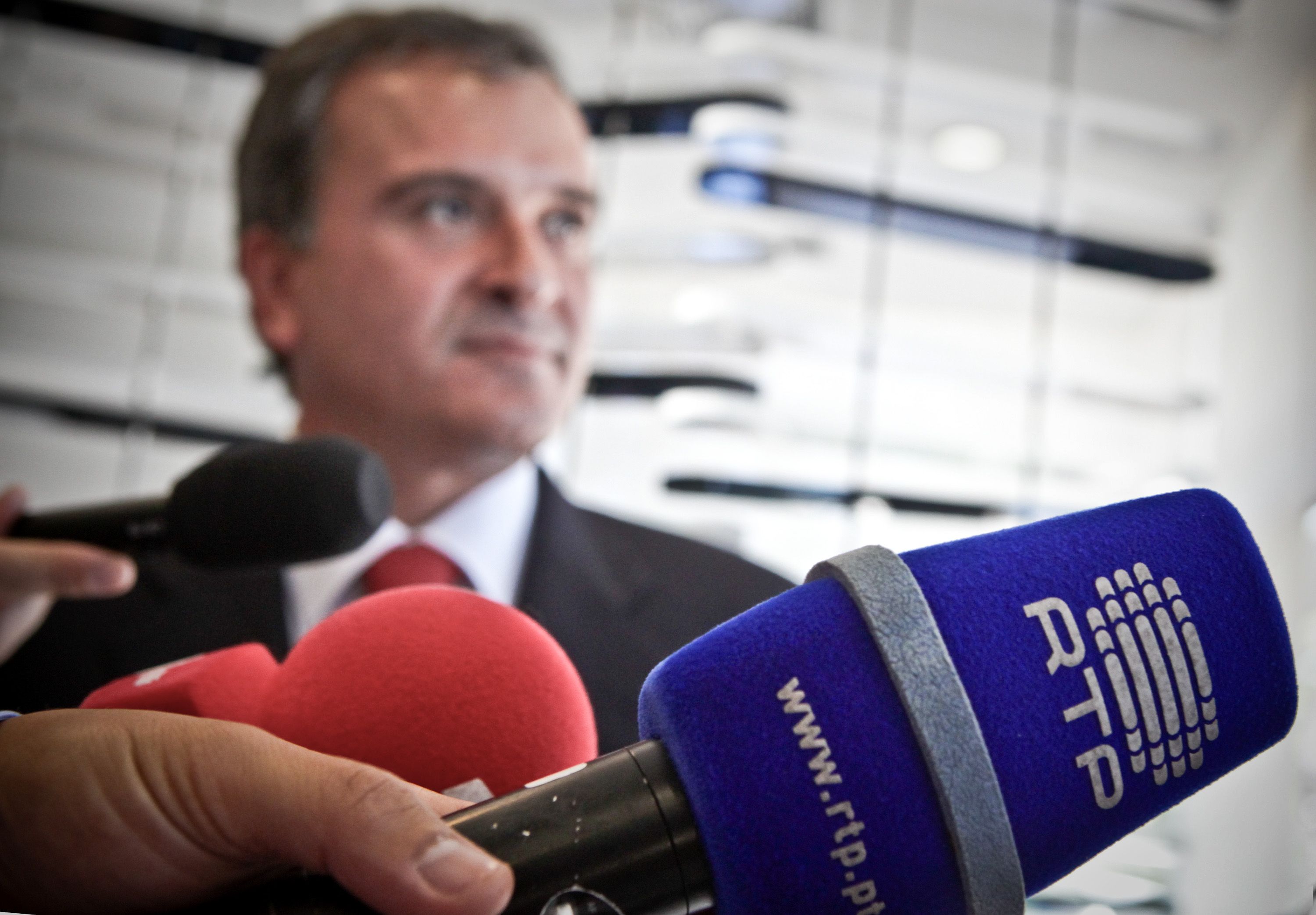 Entre 2011 e 2013, do programa do PSD e do memorando da Troika até à demissão de Relvas, a empresa viveu em rumo e cortes sucessivos. Foto de Mário Cruz, Lusa arquivo.