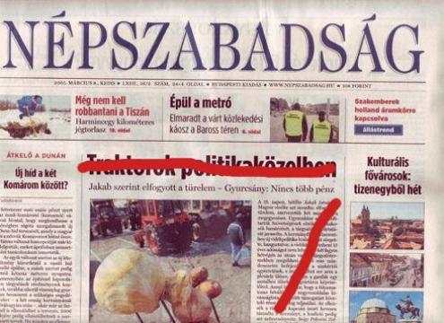 Manchete em janeiro de 2011 do jornal Népszabadság contra a Lei da Censura