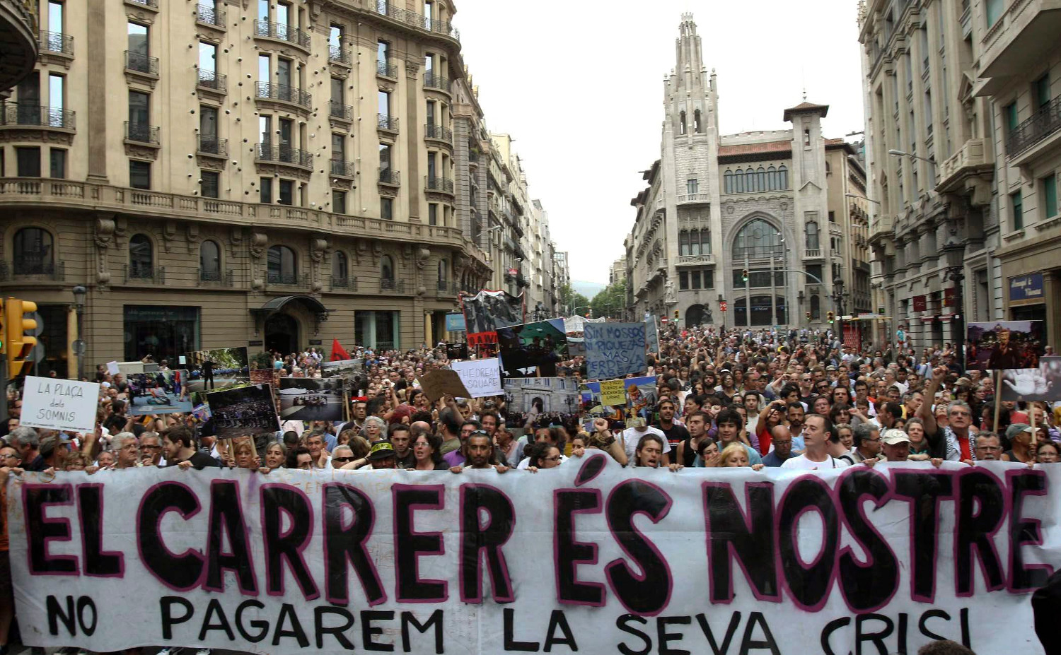 Protesto Indignados em Barcelona, foto de Marta Perez, EPA/Lusa
