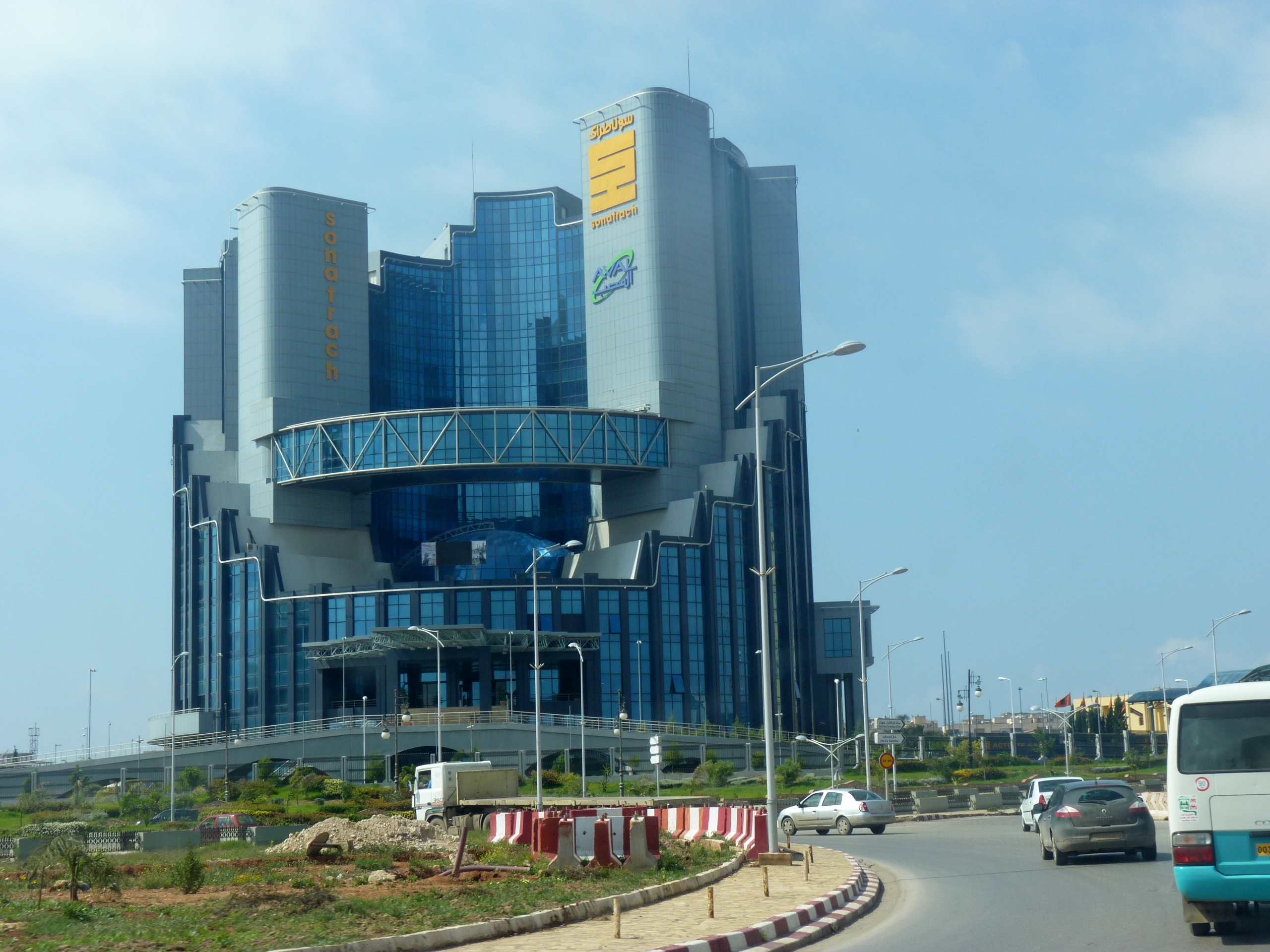 Sede da petrolífera Sonatrach em Oran, ArgéliaSede da petrolífera Sonatrach em Oran, Argélia