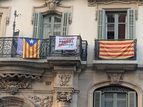 Bandeiras pró-independência, Barcelona, Fevereiro de 2019. Foto Cory Doctorow/Flickr.