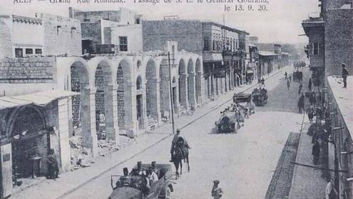 General francês Gouraud a desfilar nas ruas de Alepo em 1920