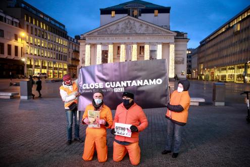 Protesto em Bruxelas pelo encerramento do centro de detenção em Guantánamo.