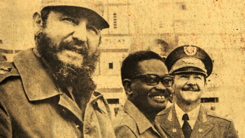 Raúl Castro (à direita na foto) relatou a Fidel as desconfianças de Agostinho Neto em relação aos soviéticos