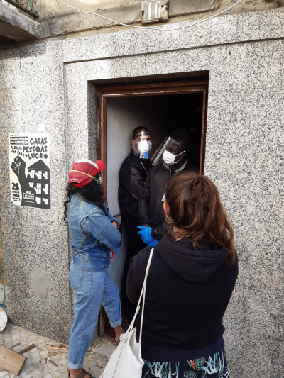 Dois dos seguranças privados terão exibido armas e atuam sem qualquer ordem do tribunal. 