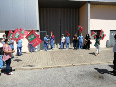 Trabalhadoras da SUCH manifestam-se em defesa dos seus empregos. Junho de 2020. Foto do Sindicato da Hotelaria do Centro.