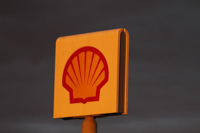 Placard com logo da Shell.