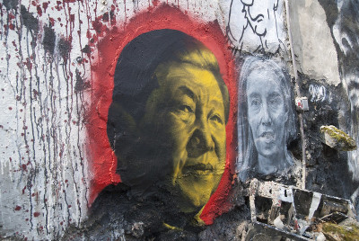 Retrato de Xi Jinping numa parede.