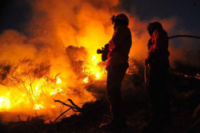 A partir da década de 90 Portugal disparou em relação aos restantes países mediterrânicos, sendo hoje incontestavelmente o país mediterrânico e europeu onde há mais incêndios florestais