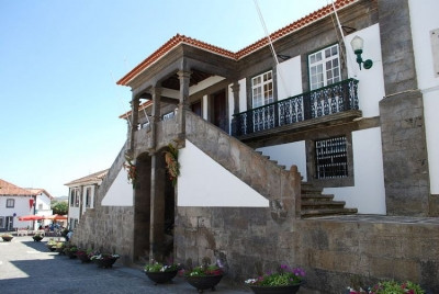 Câmara Municipal da Praia da Vitória. Foto do Bloco dos Açores.