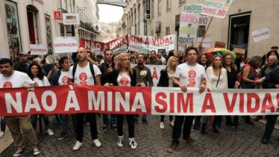 Manifestação contra a exploração de lítio. Setembro de 2019. Lisboa. Foto de Vasco Morais. Fonte: Facebook.