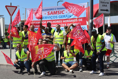 Trabalhadores da SAMSIC. Foto da CGTP.