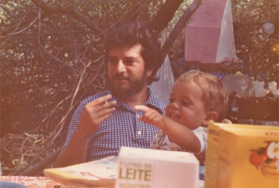 Manuel Gusmão com o filho José.