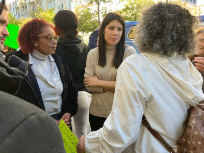 Mariana Mortágua ouviu as queixas das trabalhadoras das cantinas em greve