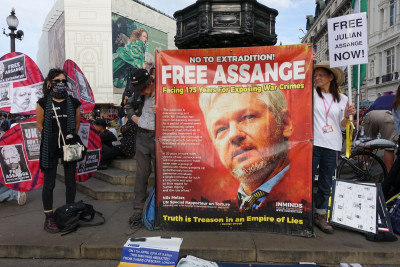 Protesto em Londres pela libertação de Assange.