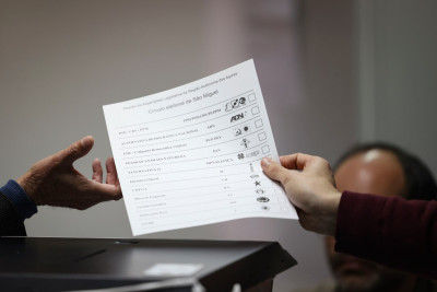Mesa de voto em Ponta Delgada.