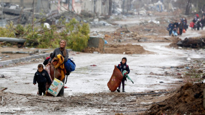Civis fogem do norte para o sul de Gaza em novembro de 2023.