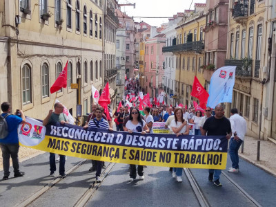 Trabalhadores lutam pelo reconhecimento de profissões de desgaste rápido.