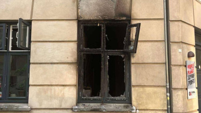 Sede da Global Aktion incendiada com cocktails molotov. 