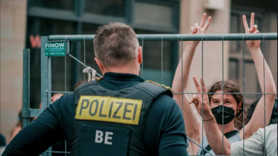 Roberta Murray num protesto em Berlim contra o genocídio em Gaza
