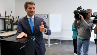 André Ventura junto à urna de voto