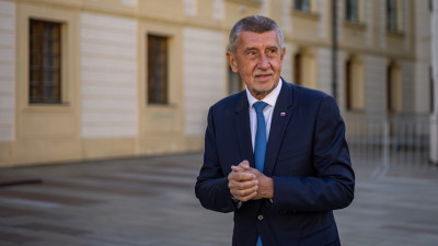 Babis este domingo, antes de reunir com o presidente. Foto de MARTIN DIVISEK/APA.