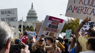Manifestantes em Washington. Foto de LUKE JOHNSON/EPA.