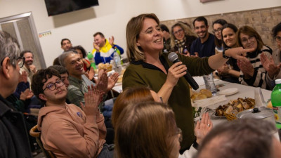 Catarina Martins no lanche com a população em Mamodeiro, Aveiro. 