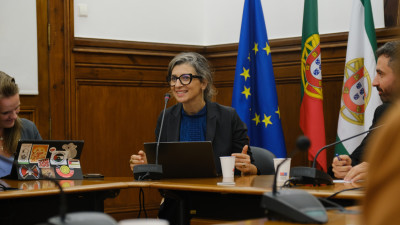 Francesca Albanese no Parlamento português em 2024.