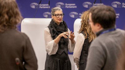 Francesca Albanese no Parlamento Europeu em 2025.