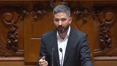 Fabian Figueiredo no debate parlamentar desta quarta-feira