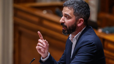 Fabian Figueiredo esta quarta-feira no Parlamento