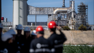 Trabalhadores da Galp na refinaria de Sines