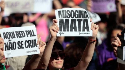 São Paulo (SP), 25/04/2026 - Manifestantes participam do ato Brasil sem Misoginia, no MASP na avenida Paulista.