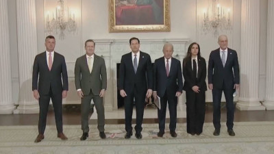 Captura de ecrã do encontro em Washington onde embaixadores de Israel e do Líbano estiveram sentados à mesma mesa