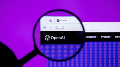 Lupa com logo da OpenAI