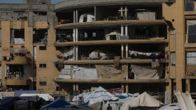 Após a destruição das instalações da Universidade Al Azhar, na cidade de Gaza, foram montadas tendas para famílias palestinianas deslocadas.