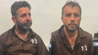 Saif Abu Keshek e Thiago Ávila este domingo quando um juiz prolongou a detenção por mais dois dias.