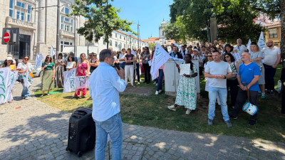 Concentração em frente ao Hospital de Santo António