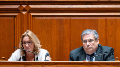Maria do Rosário Palma Ramalho, ministra do Trabalho, Solidariedade e Segurança Social, e Carlos Abreu Amorim, ministro dos Assuntos Parlamentares