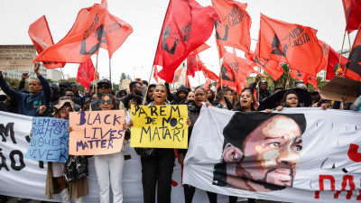 Primeira linha da manifestação "Sem Justiça Não há Paz" em outubro de 2024