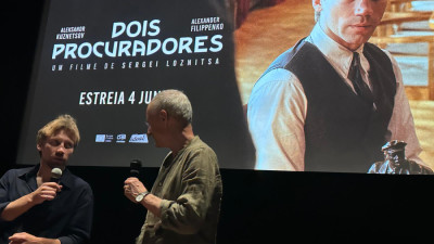 Aleksandr Kuznetsov e Francisco Louçã na apresentação do filme em Lisboa