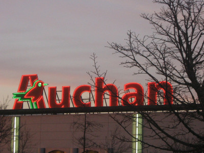 Sindicato denuncia política salarial do Grupo Auchan