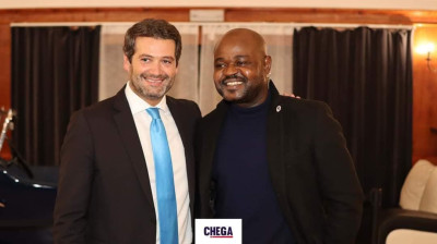 André Ventura e o seu braço direito Luc Mombito.