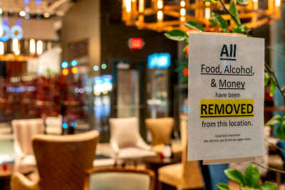Restaurante fechado. Foto: Chad Davis/Flickr