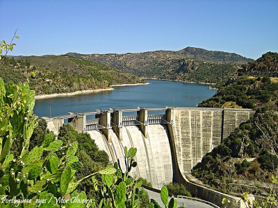 Barragem da Bemposta – Foto de Vitor Oliveira/wikipedia