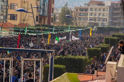 Mobilizações crescem na Argélia. Foto de Abde Slam Maouche