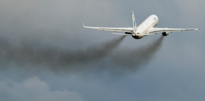 Em Portugal, “a aviação apresenta emissões de carbono praticamente 1,5 vezes superiores às associadas ao total da gasolina vendida” no país, frisa a Zero.