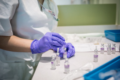 bancada de preparação de medicamentos